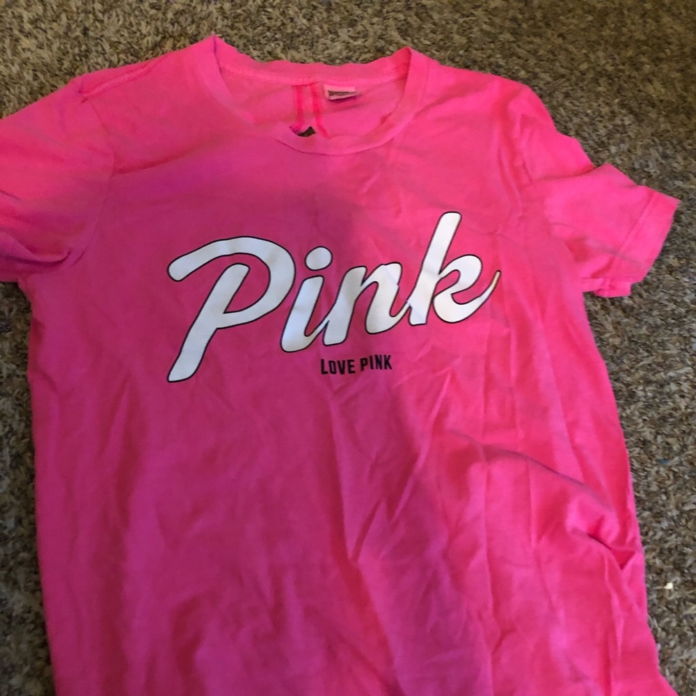 NWOT Victoria’s Secret pink tee